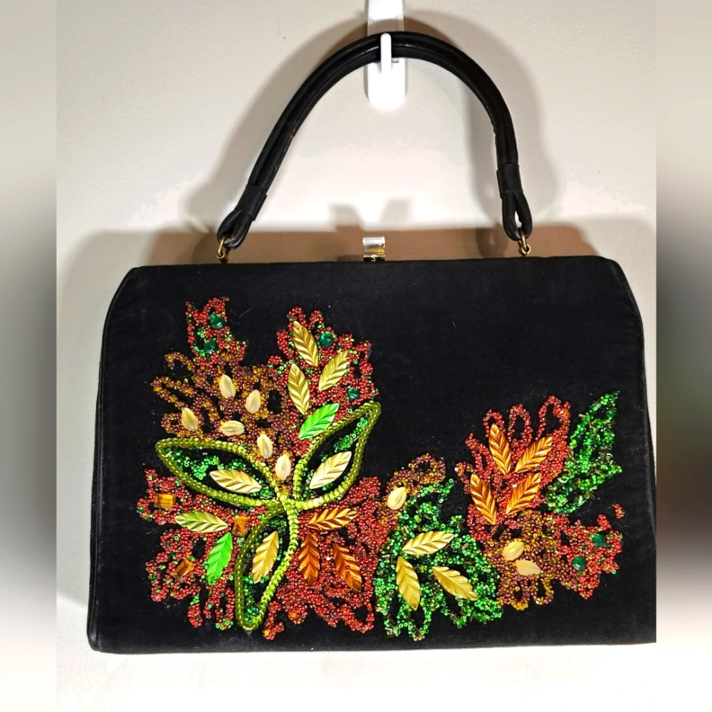 Vtg Antique Hand Bag Beaded Leaves Clasp READ